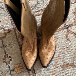 Good condition beautiful boot